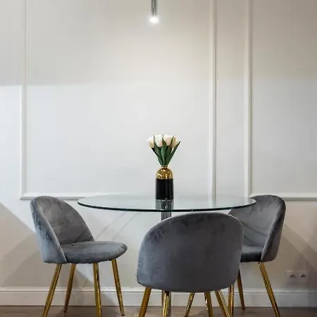 Apartment Urban Chic - Luxury Warsaw Stays -10 People- Mennica Residence Warsaw