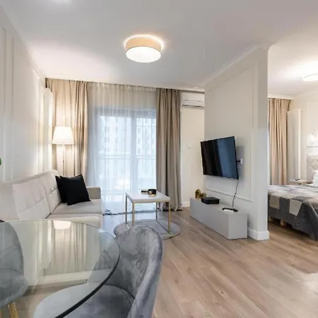 Urban Chic - Luxury Warsaw Stays -10 People- Mennica Residence Apartment *